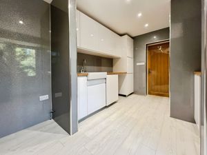 Photo 42- click for photo gallery